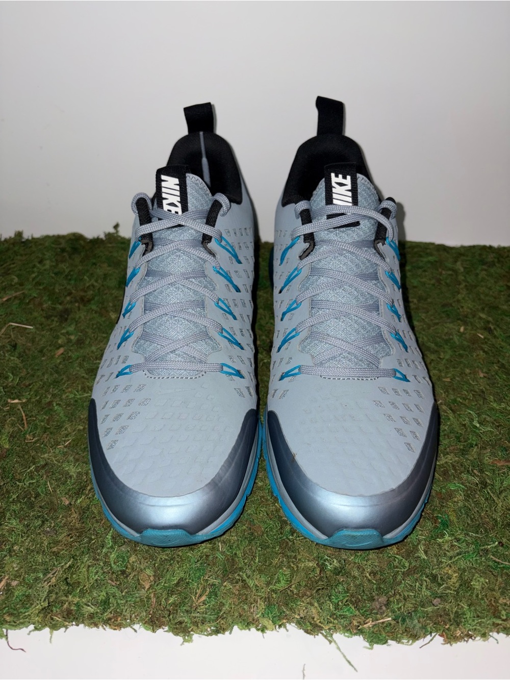 Nike Air Max Supreme 3 Sleek Metallic Gray and Teal Sneakers
